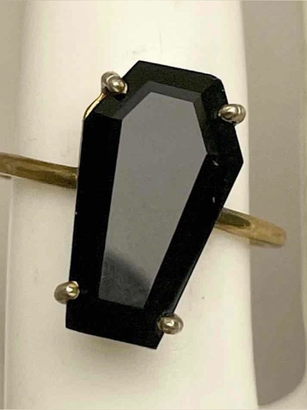 Vintage Sterling Silver 925 Black Glass Stone Coffin
Ring - Size 7.5